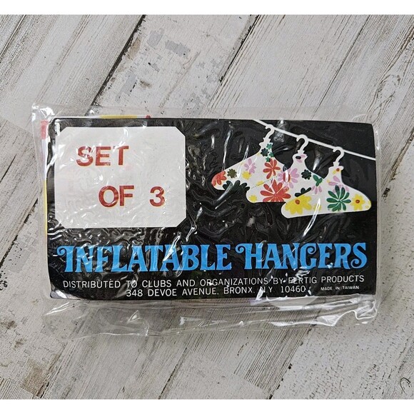 Vintage Inflatable Clothes Hangers Retro Flower Power 60’s, 70’s Set of 3 - Picture 1 of 3